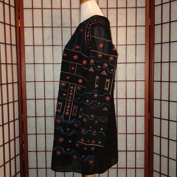 Boohoo Embroidered Shift Dress - Picture 6 of 8